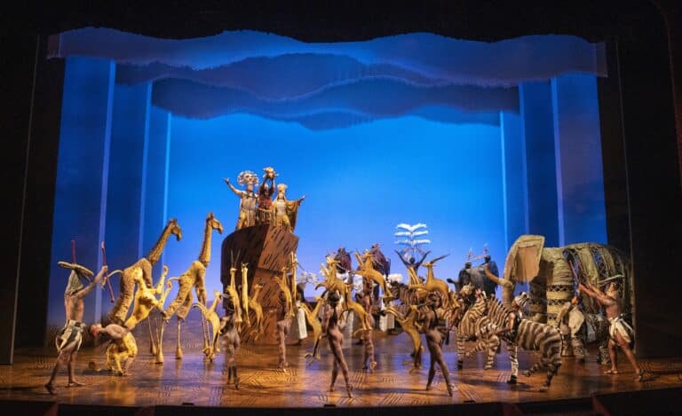 S11-Company-of-The-Lion-King-on-Broadway.-Circle-of-Life1.-Photo-by-Matthew-Murphyc-Disney