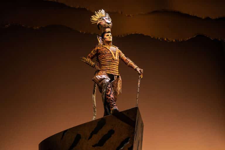 S7-Peter-Hargrave-as-Scar.-The-Lion-King-North-American-Tour-C2A9Disney.-Photo-by-Matthew-Murphy