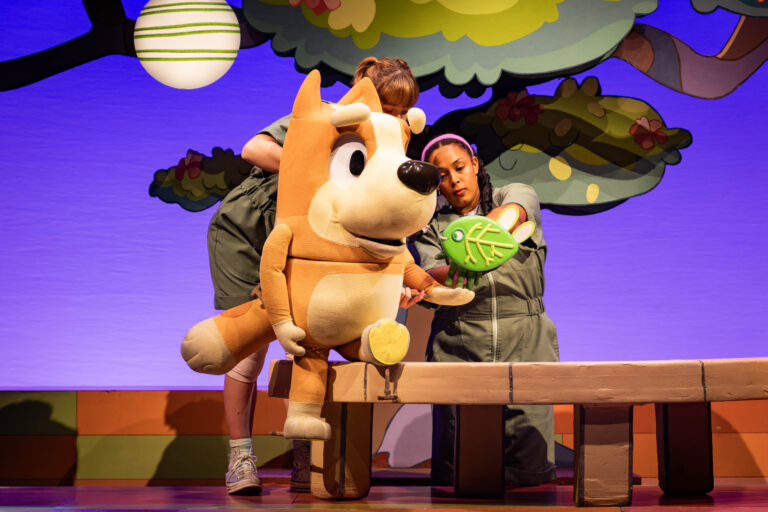 Bingo on bench - Bluey’s Big Play Uk & Ireland Tour 2025 ©Mark Senior